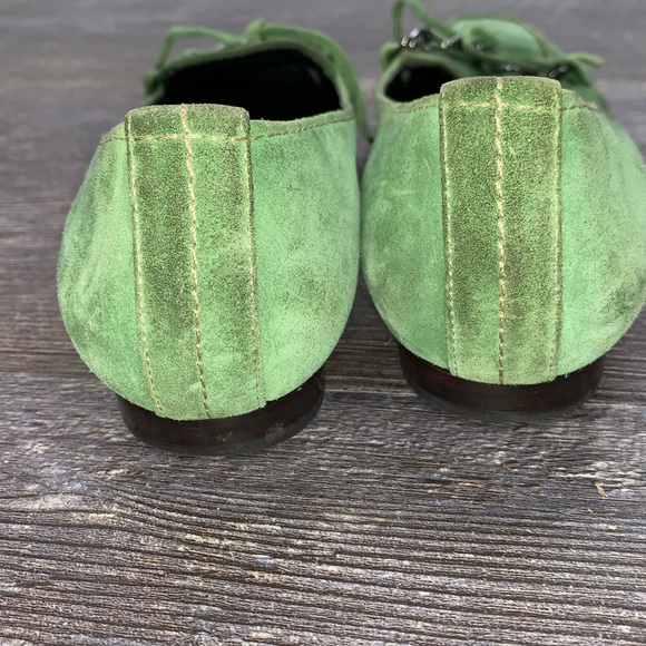 Ann Taylor Emerald green suede flats - Picture 5 of 6